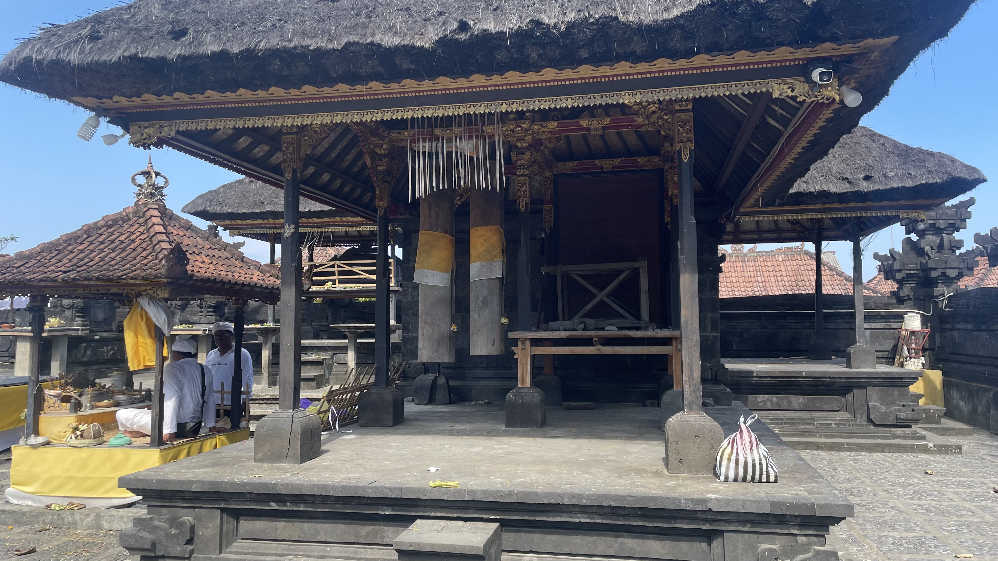 Utama Mandala - bale peselang.jpg